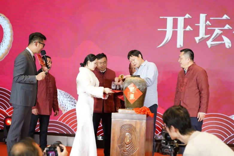逢大事必封坛：用丹溪红曲酒收藏你的人生高光时刻