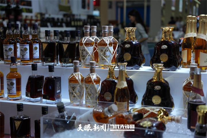 聚焦酒博会｜共品美酒，国际精品馆成贵阳“醉”美会客厅”