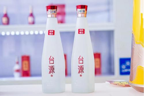 茅台入局搅动光瓶酒战局，2000亿光瓶赛道是白酒行业的新变量吗？