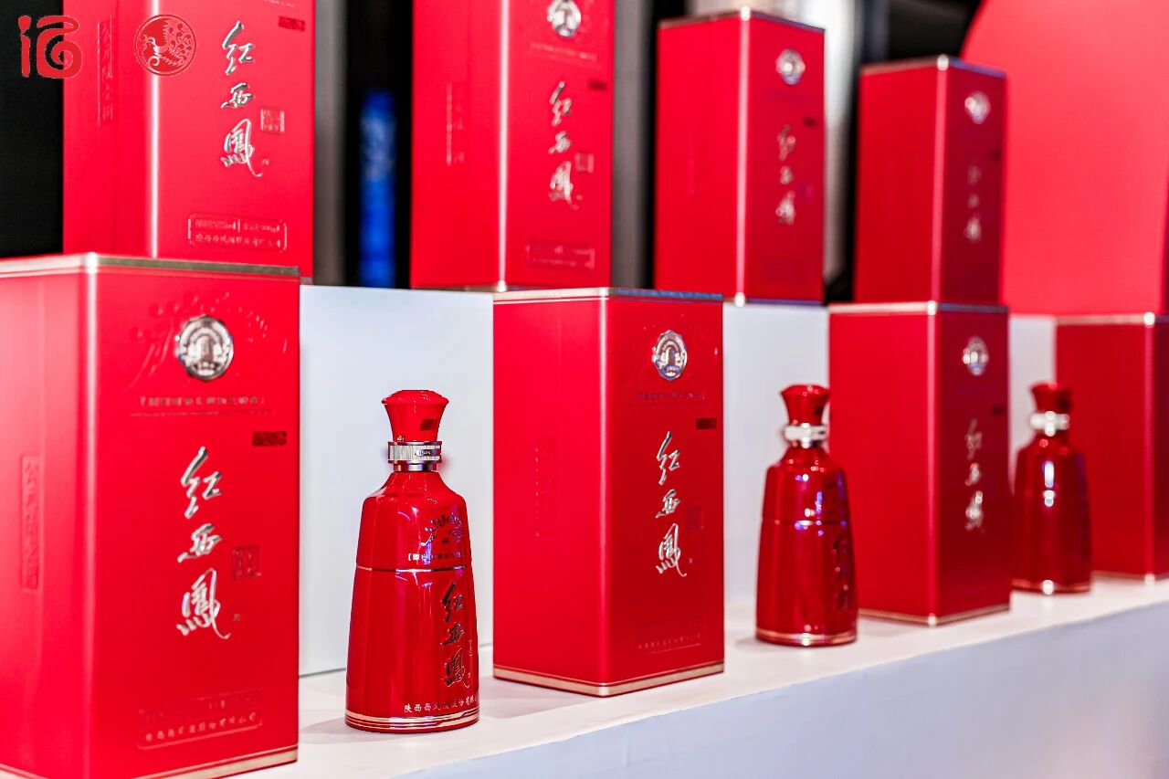 升级与创新兼顾，西凤酒数颗震撼弹的背后隐藏着名酒发展新路径？