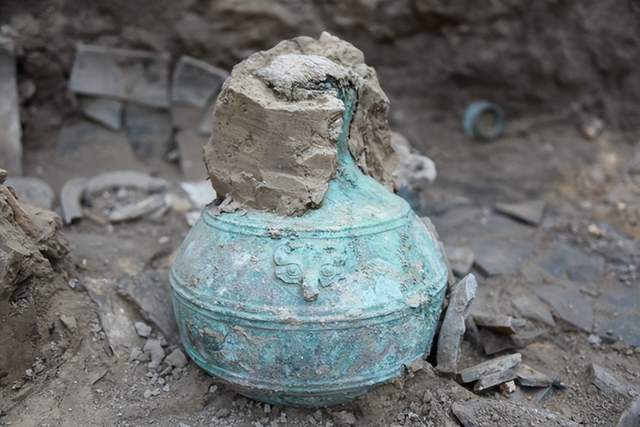 跨越2300年的文化回响：战国秦酒现世，印证粮者秦權酱酒的文化底层逻辑